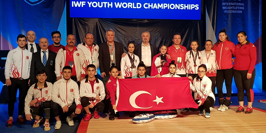 Arnavutköy Belediye Spor Halter Takımı sporcumuz Zeliha Ülker Amerika’da Dünya 3.sü Oldu